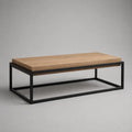 Rechteckiger Couchtisch aus massiver Eiche und pulverbeschichtetem Stahl, Natur und Schwarz, 110 × 60 × 40 cm